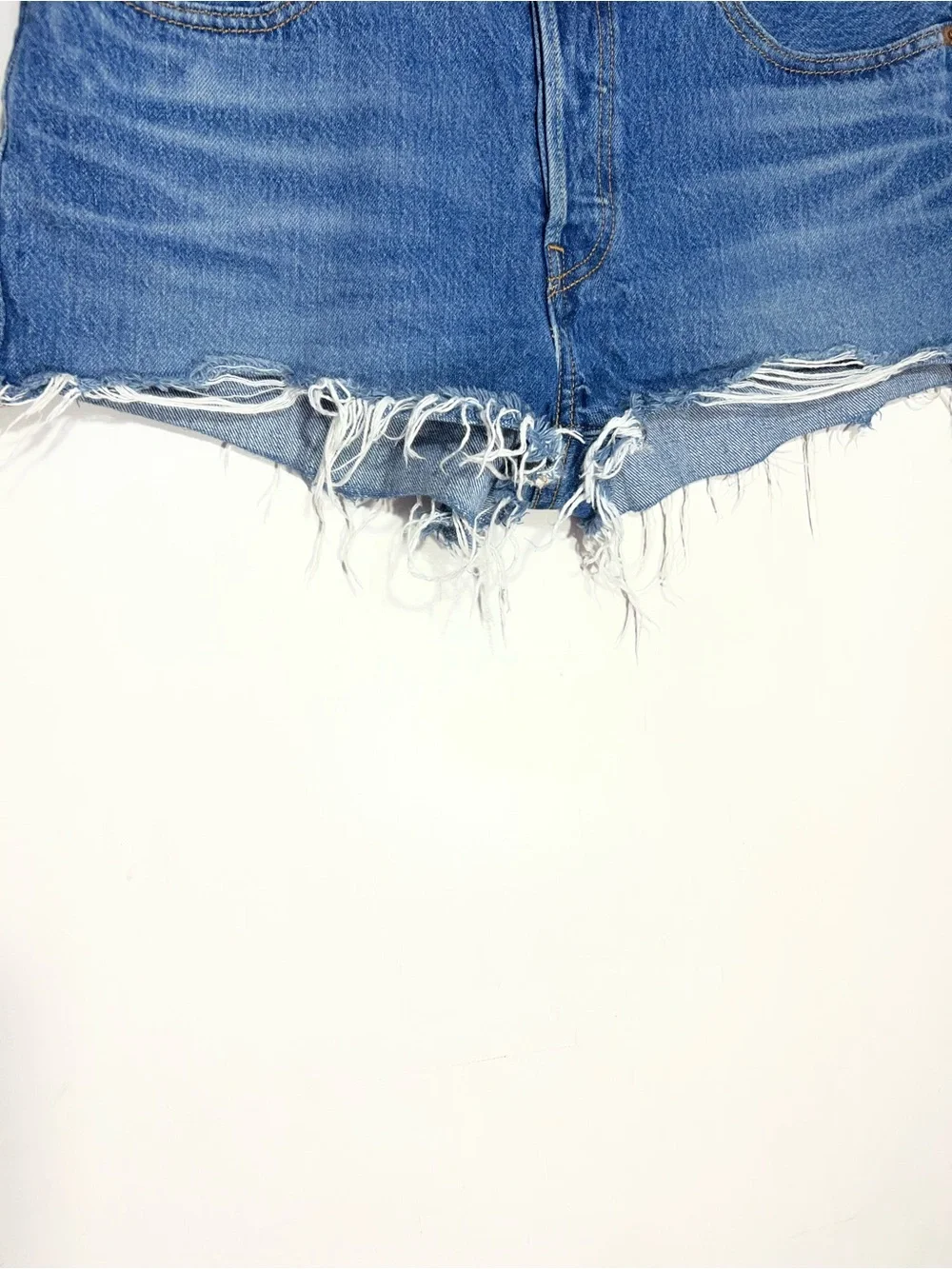 Levi's blue denim 501 Original Short in Roll Away size 30
